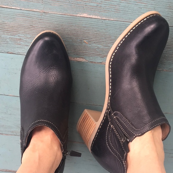 dansko chelsea boot